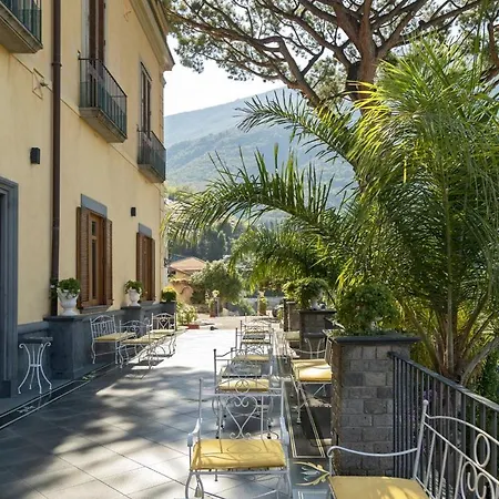 Di Natale Bed & Breakfast 4*
